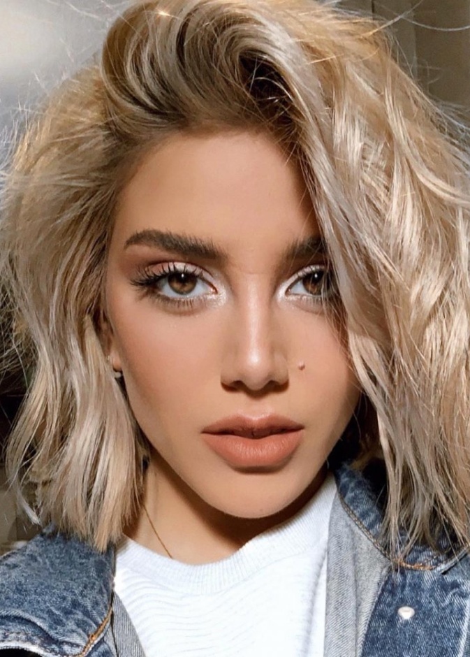 سينتيا صموئيل "يارا" تغير لون شعرها "خمسة ونص"