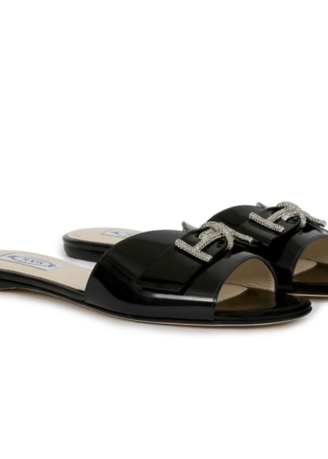مجموعة صنادل حصرية من Tod’s في الشرق الأوسط