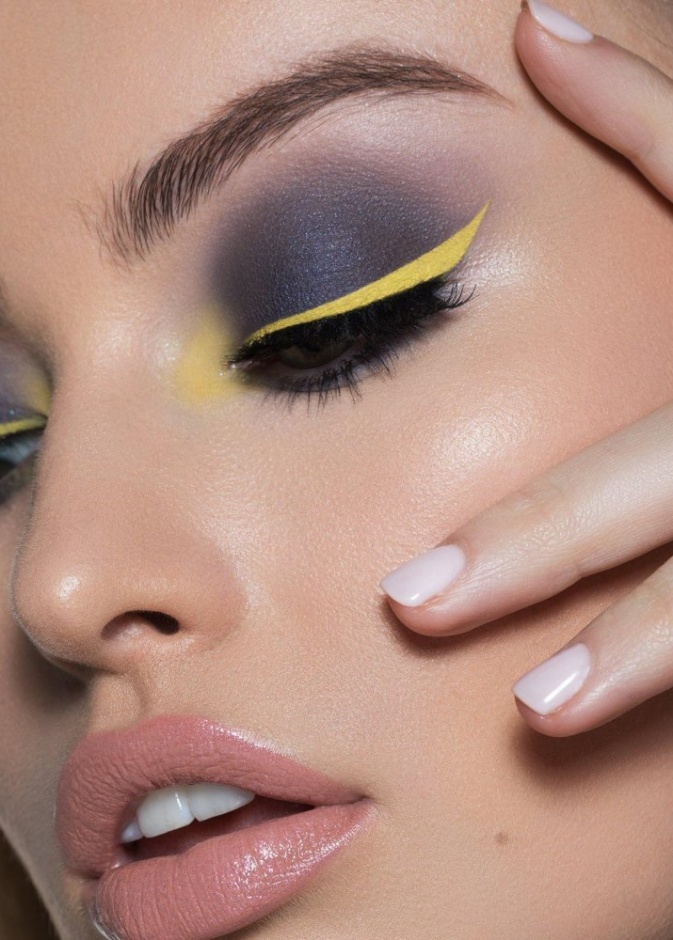 أجمل طرق وضع مكياج أصفر