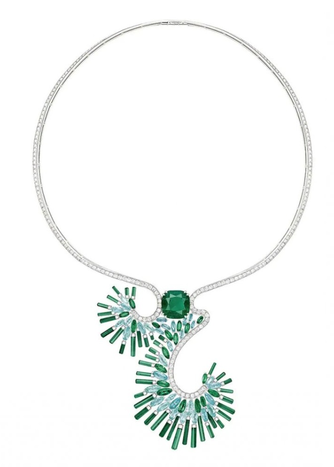 عقد من تيفاني Tiffany