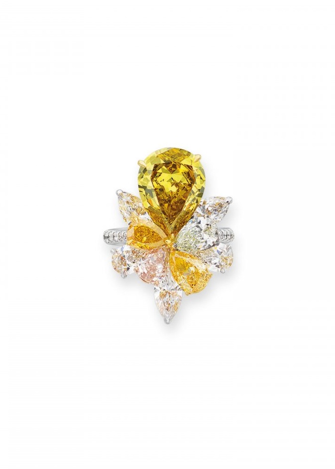 اسوارة فاخرة بالماس والياقوت الازرق