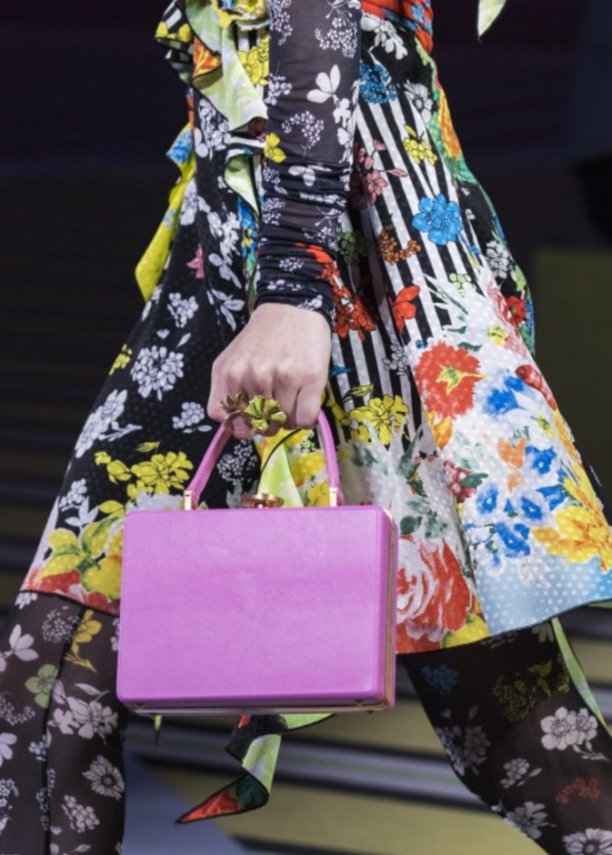 احدث موديلات حقائب يد نسائية خضراء من Emporio Armani