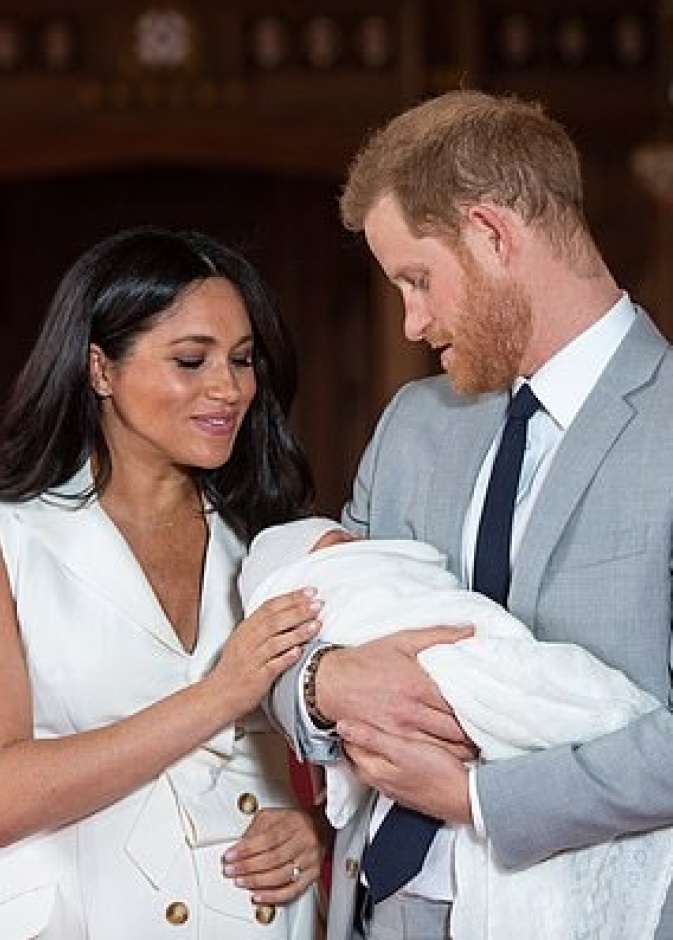 أصدقاء الأمير هاري يتحدثون عن حياته بعد مولد طفله الأول