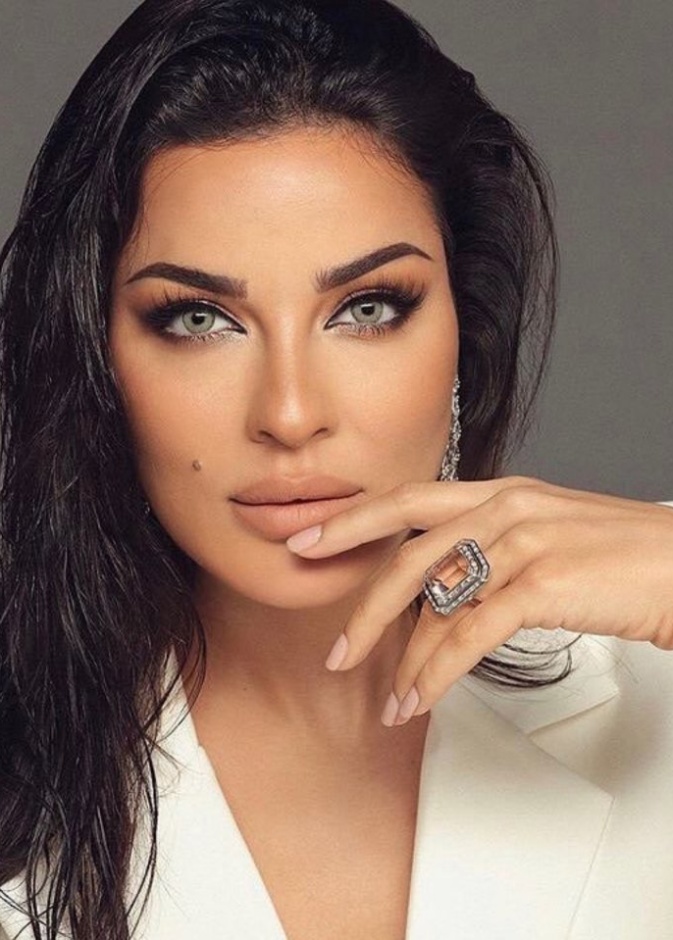 مكياجك في عيد الفطر 2019 استوحيه من نادين نجيم مع هذه المستحضرات