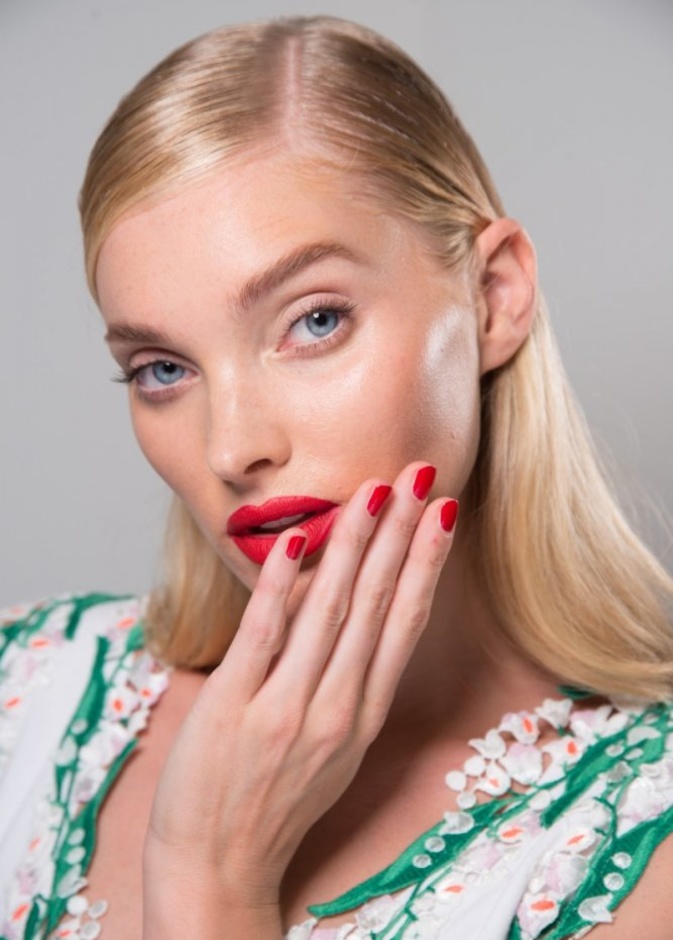 الوان طلاء اظافر حمراء موضة صيف 2019 من Ryan Lo