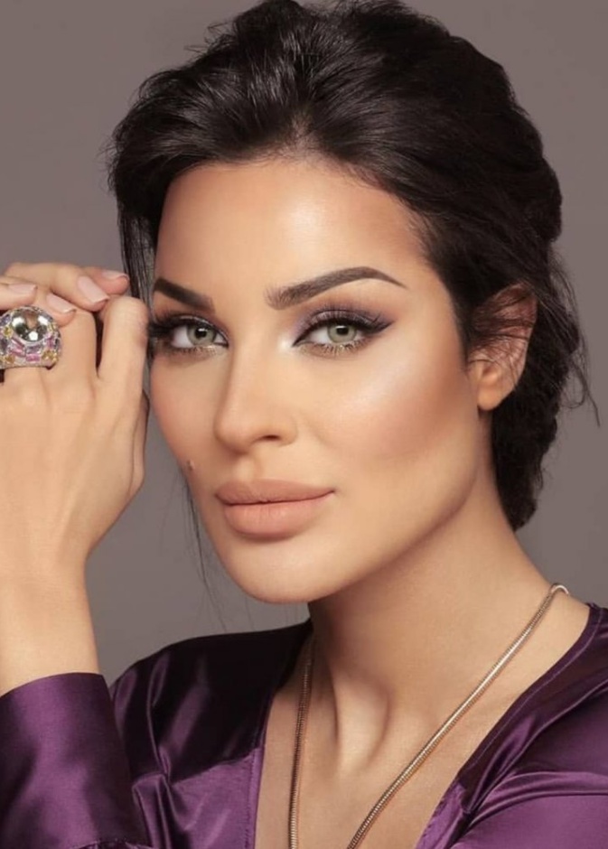  خطوات رسم الكحل العربي الناعم والملون من وحي كارول سماحة