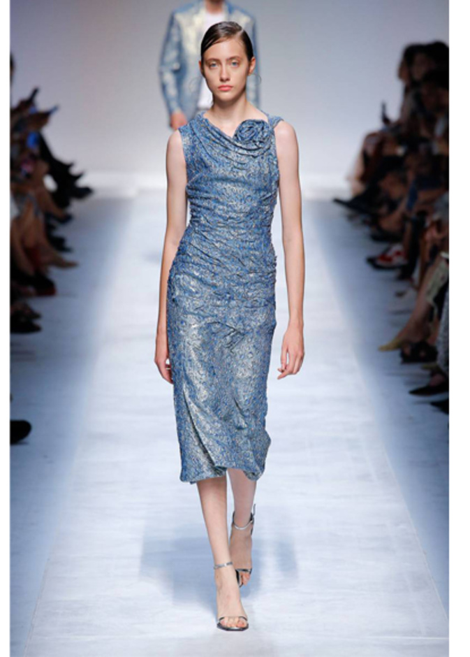 فستان للعيد من Alexander McQueen 