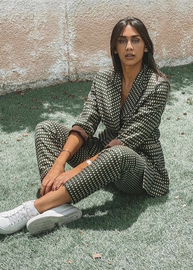 أطقم بدل بخامات مميزة وستايلات مريحة