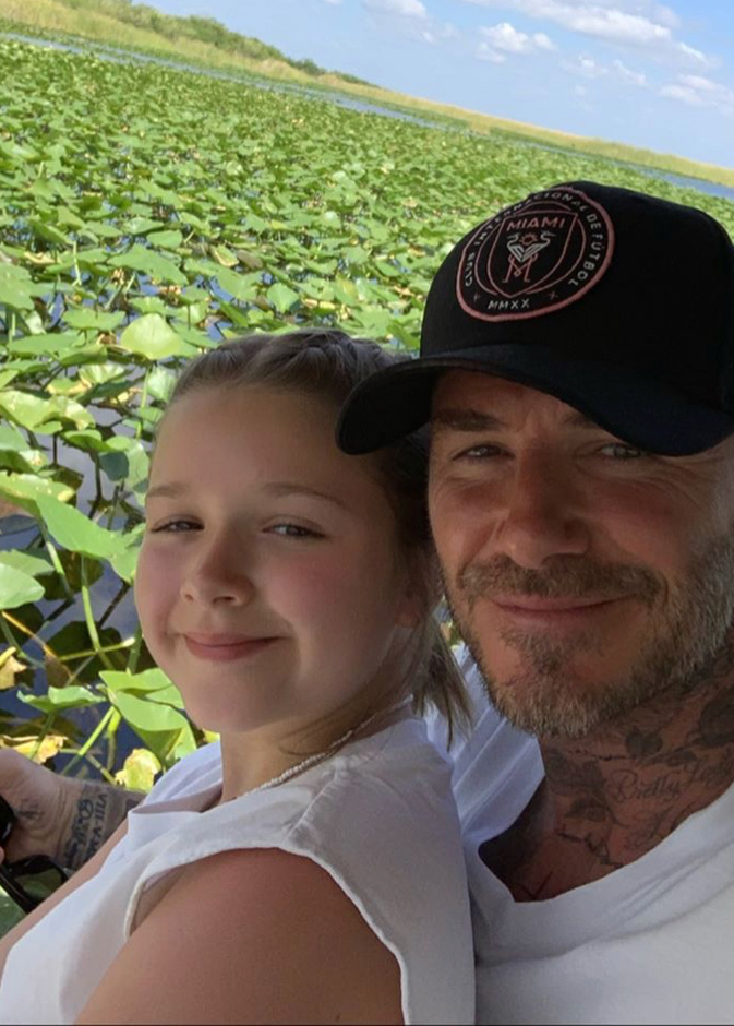 ديڤيد بيكهام مع ابنته هاربر خلال إجازتهم العائلية في ميامي 