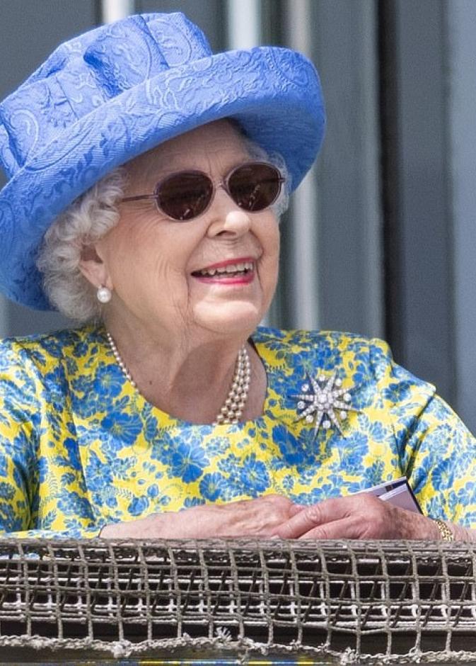 ملكة بريطانيا في سباق Epsom Derby