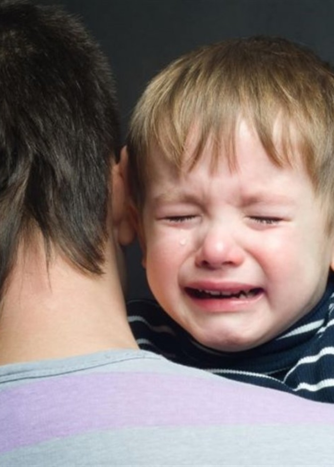 كيفية التعامل مع الطفل كثير البكاء