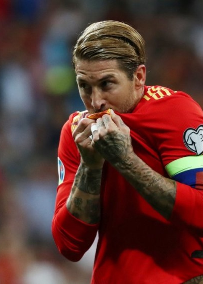 إسبانيا تتربع على صدارة المجموعة