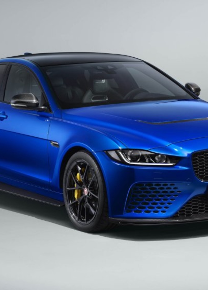  جاغوار تكشف عن سيارة رياضية جديدة