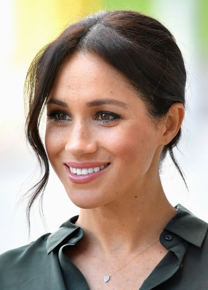  طريقة تكبير الشفايف بالمكياج بأسلوب ميغان