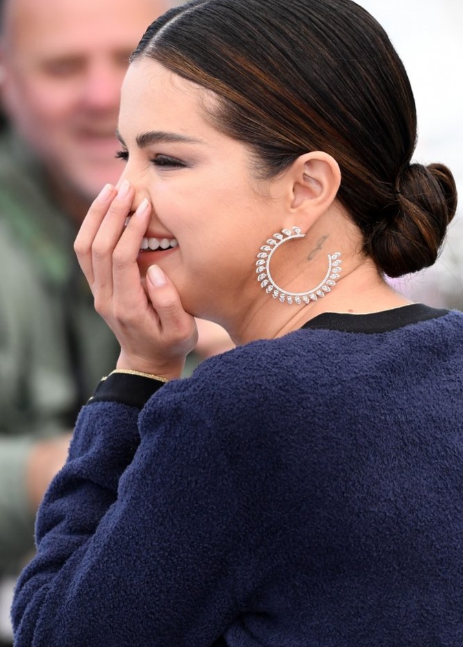 سيلينا غوميز ترتدي مجوهرات ميسيكا Messika 