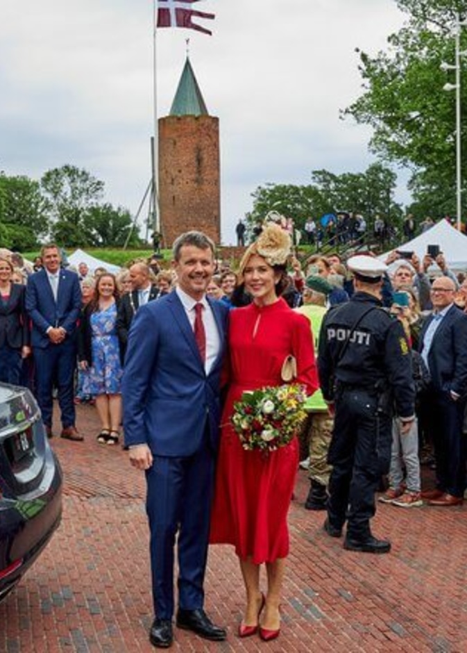 الأمير فريدريك والأميرة ماري يزوران فوردينغبورغ