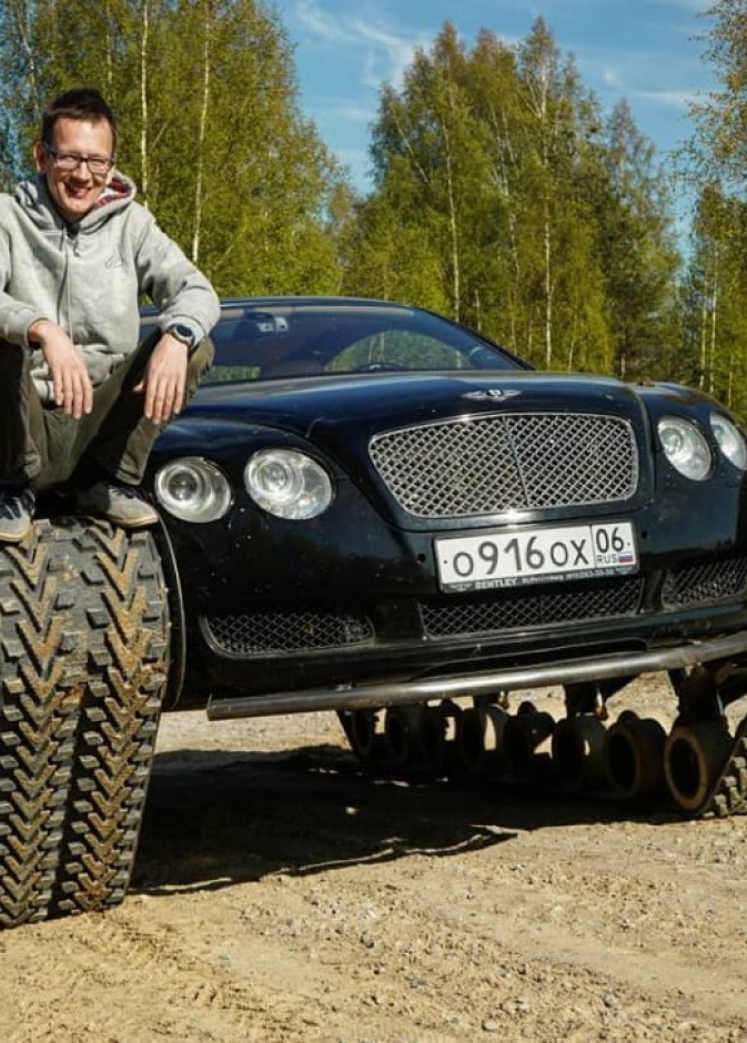 استبدل محرك سيارة بنتلي كونتيننتال جي تي