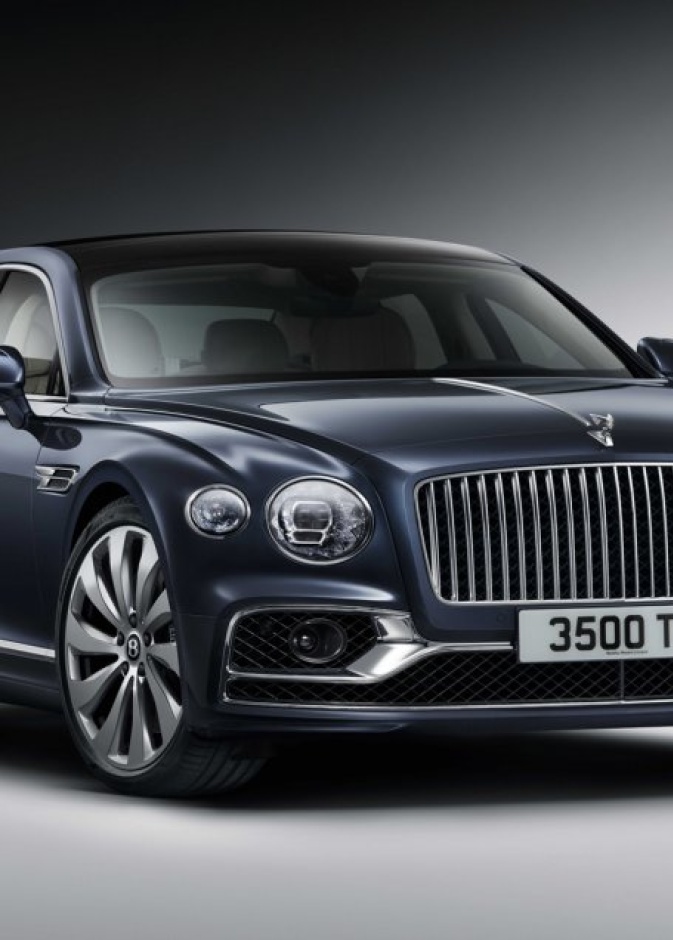 جرى تصميم وهندسة "Flying Spur" الجيل الثالث في مقر شركة بنتلي بمدينة كرو