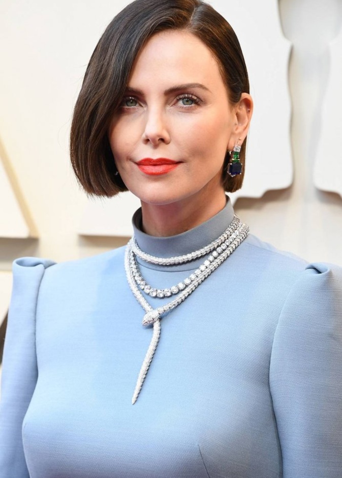 تشارليز ثيرون بمجوهرات Bulgari في حفل جولدن جلوب لعام 2019 