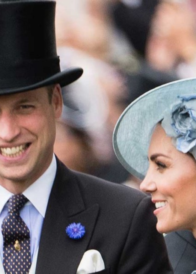 صور الأمير وليام مع الملكة