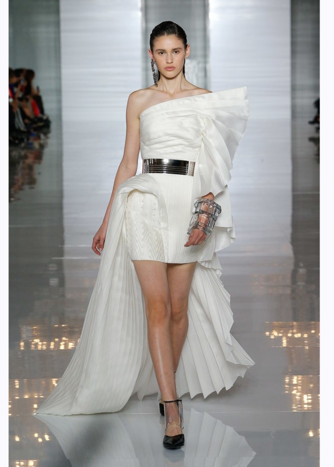  فستان كتف واحد من Balmain