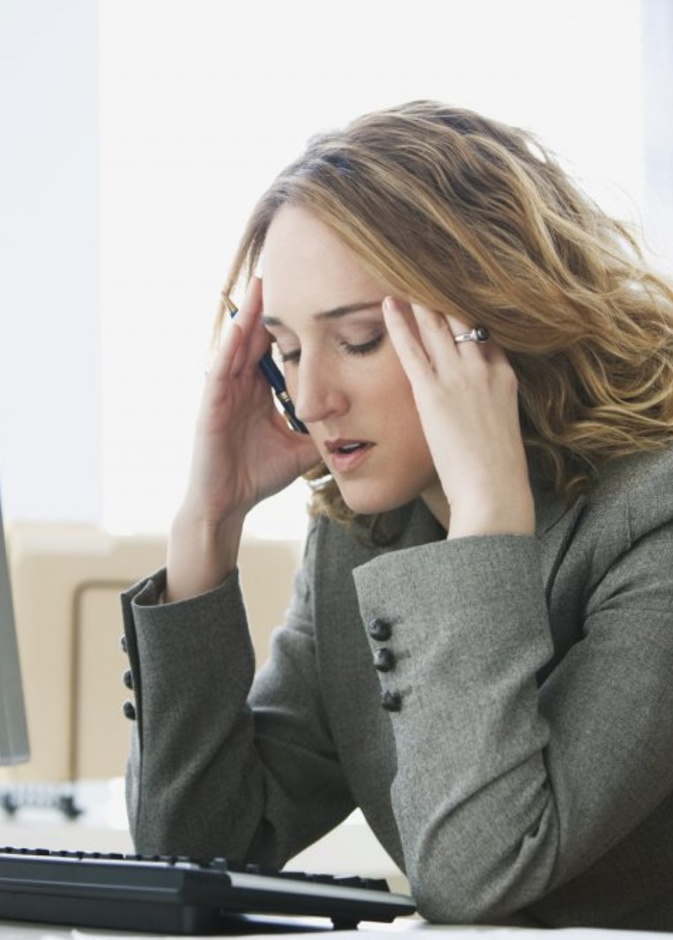 كيف تتغلب المرأة على التوتر والإرهاق الوظيفي