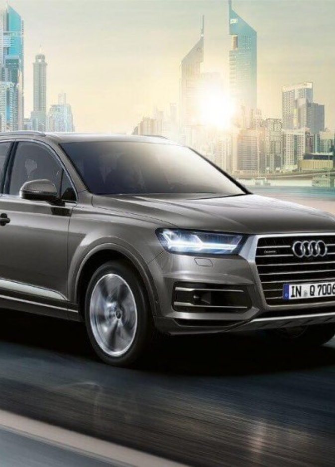 استعرضت شركة أودي النموذج الجديد من سيارات Q7 وتميز النموذج الجديد بواجهة أمامية