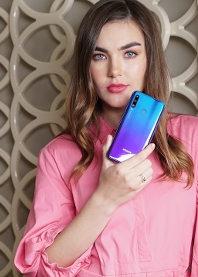 تعرفي على مزايا كاميرا هاتف HONOR الجديد HONOR 10i