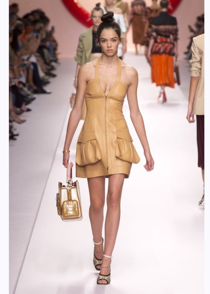 أزياء جيوب واسعة من مجموعة من Balmain 