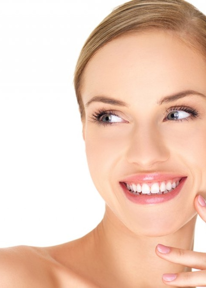 التقشير الالماسي تجدد خلايا البشرة وتمتصها، وتحفز إنتاج الكولاجين