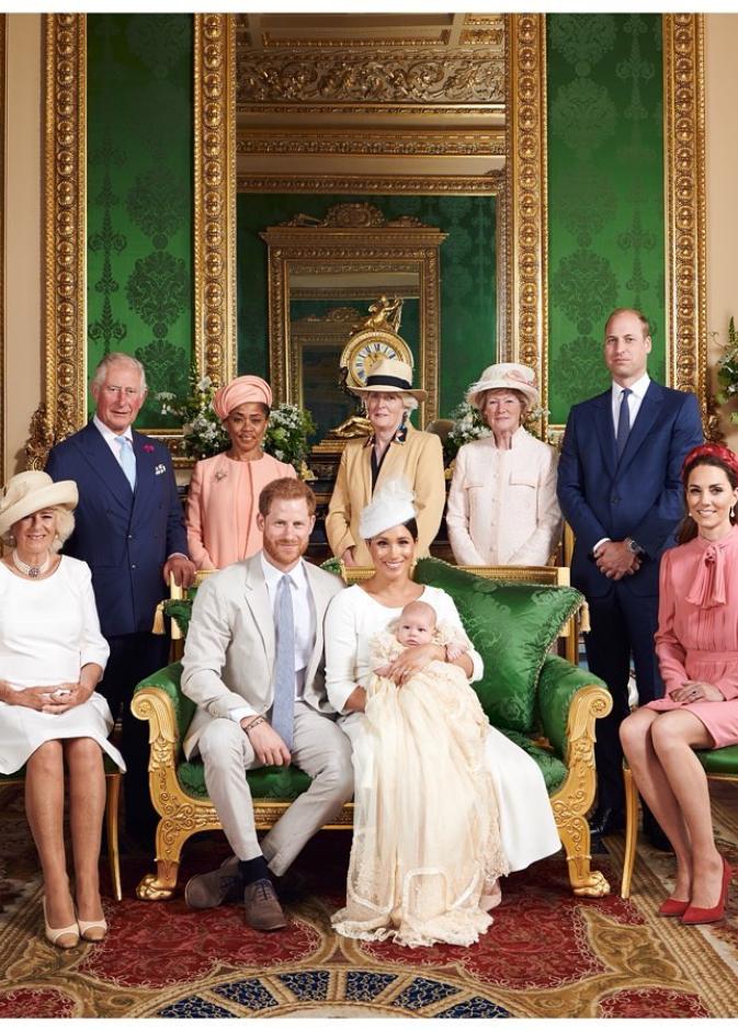 الصور الأولى من تعميد أرشي هاريسون