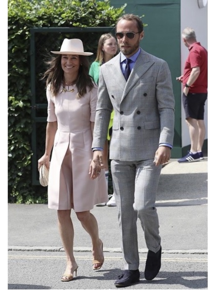 إطلالة بيبا وجيمس ميدلتون الملفتة أثناء وصولهما ويمبلدون 