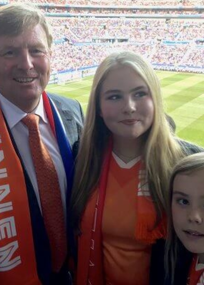  الملك فيليم ألكسندر والأميرة أماليا والأمير أريان