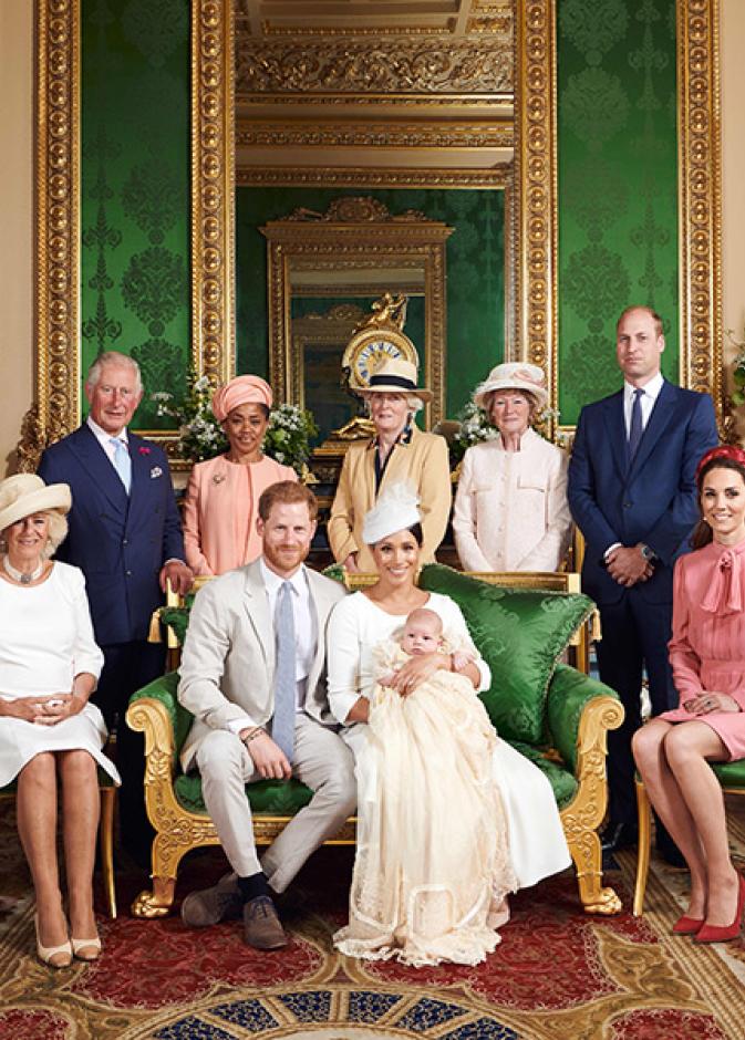 الأمير هاري وميغان ماركل مع طفلهما أرشي