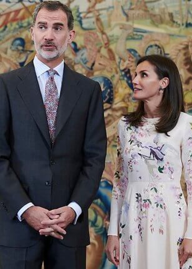 ملك وملكة إسبانيا في استقبال رسمي بقصر زارزويلا