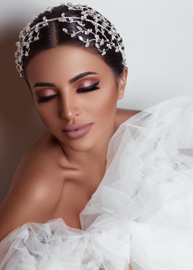 أحدث ألوان المكياج الخليجي لعروس 2019 مستوحاة من خبيرة التجميل حنان النجادة