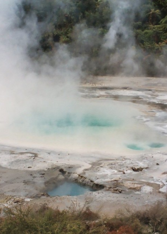 افضل ينابيع ساخنة في العالم لشهر العسل