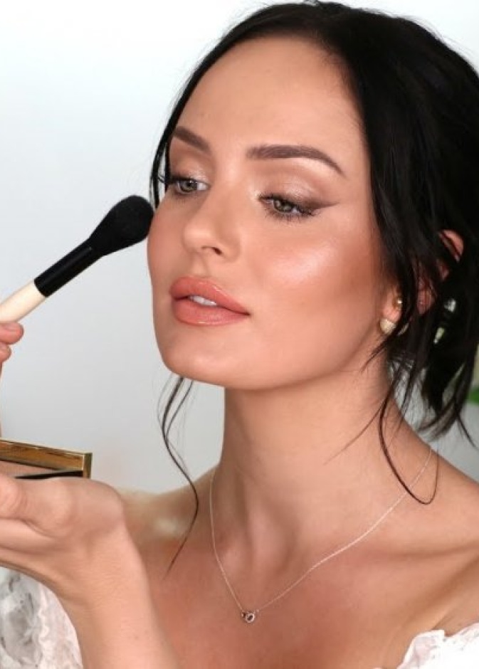 العديد من العرائس يفضلن الحفاظ على إطلالتهن الطبيعية والناعمة يوم الزفاف