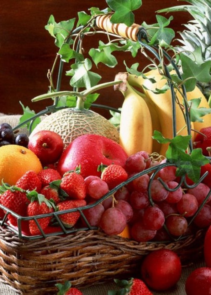 التوت بجميع أنواعه مفيد لتعويض نقص الحديد بجسم العروس