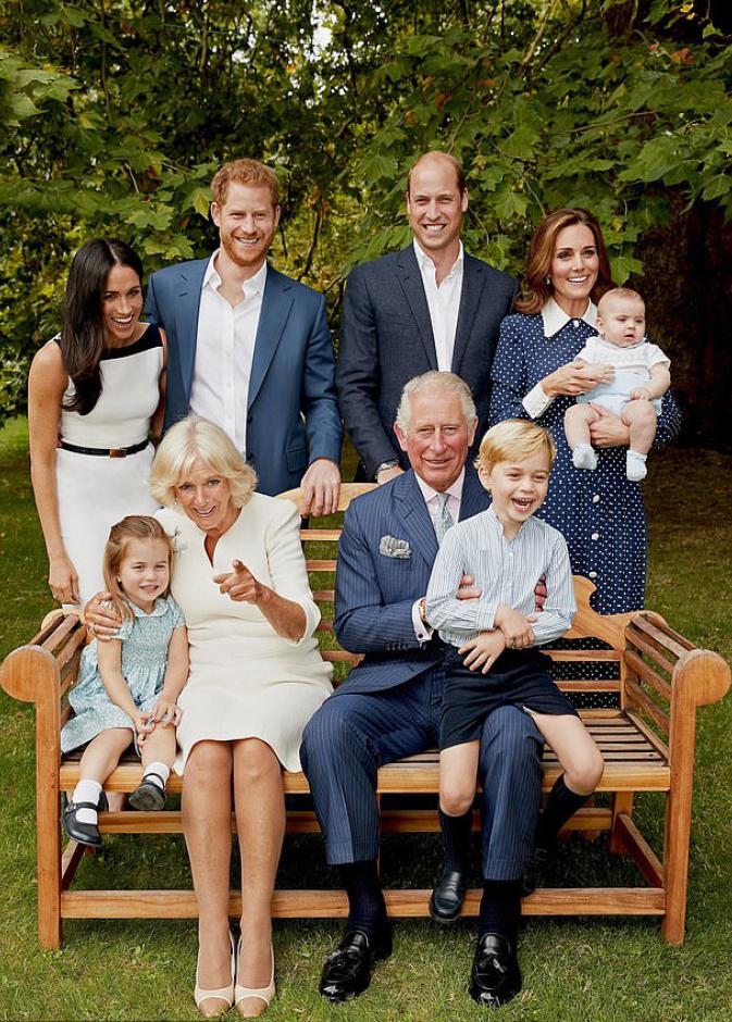  مناسبات ملكية عززت مبيعات المتاجر التذكارية