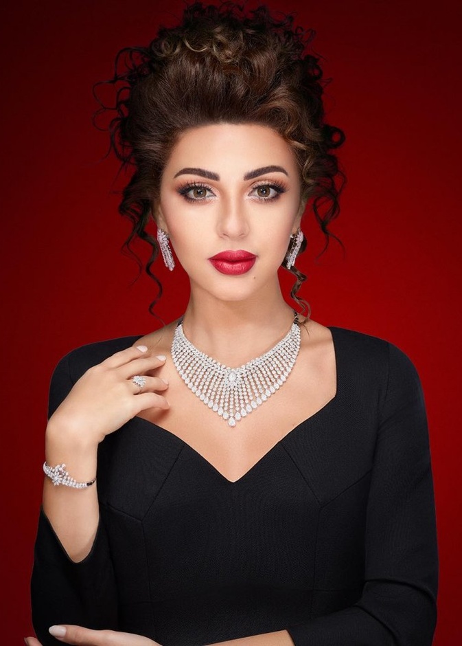 سيرين عبد النور متألقة بمجوهرات azargems