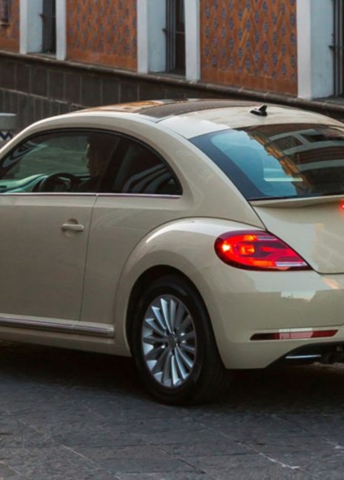 حصلت النسخة الكوبيه "SE" على حليات من الكروم طالت الجسم والسقف الخارجي