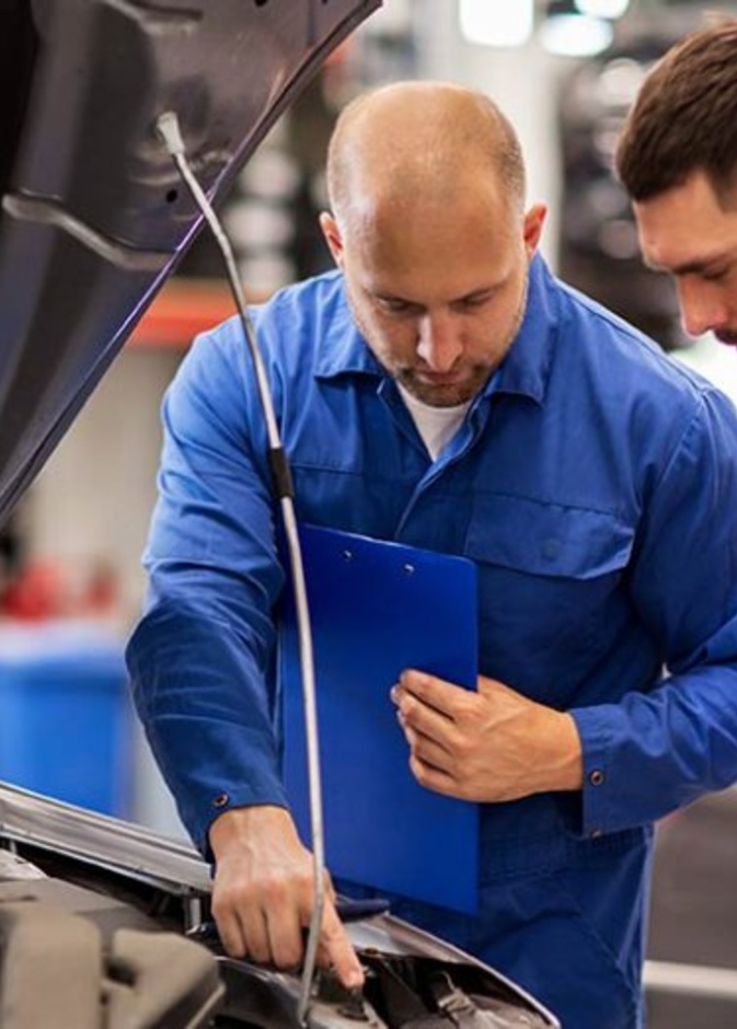 احرصي على استخدام زيت السيارة والوقود الموصي به للسيارة