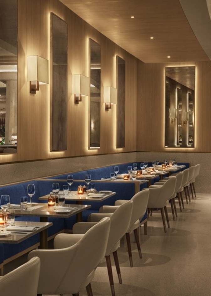 تبلغ مساحة قاعة احتفالات الفندق الكبيرة والأنيقة 654 متراً مربعاً