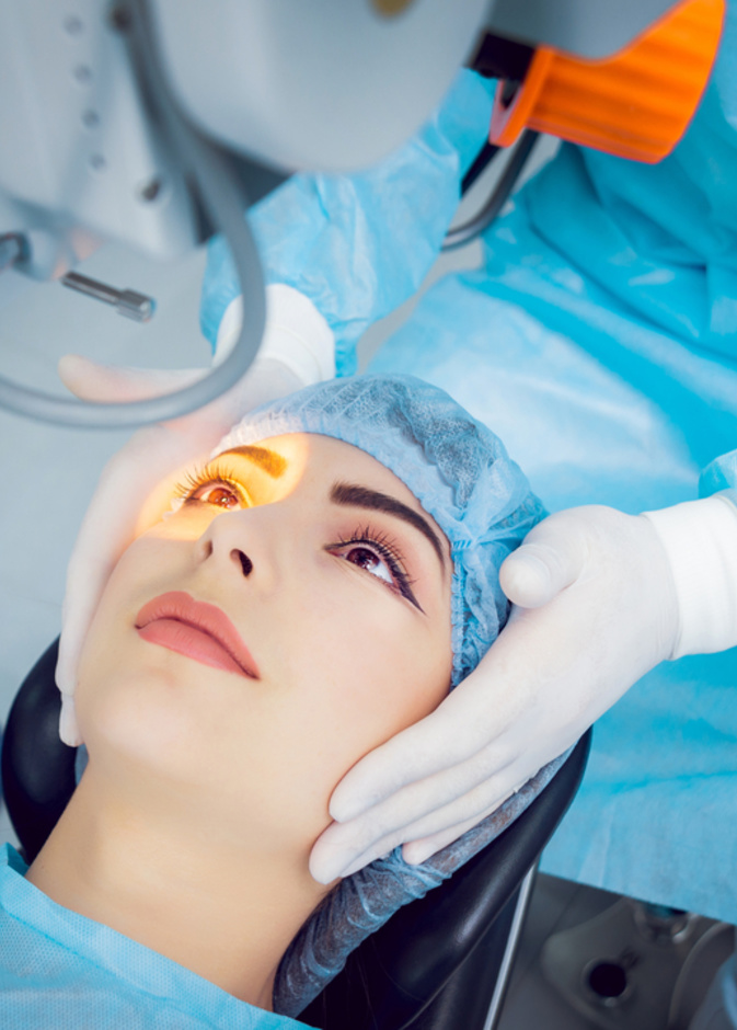 تغيير لون العين جراحياً يأتي مع مخاطر كبيرة