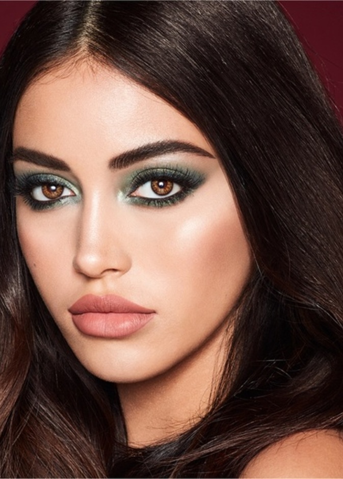 استوحي مكياج العيد من هذه الإطلالات