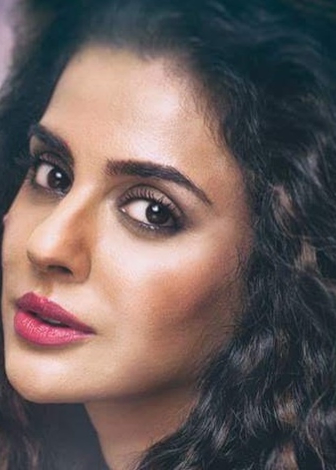 سارة أرفين خان Sara Afreen Khan تنجب طفلين توأم
