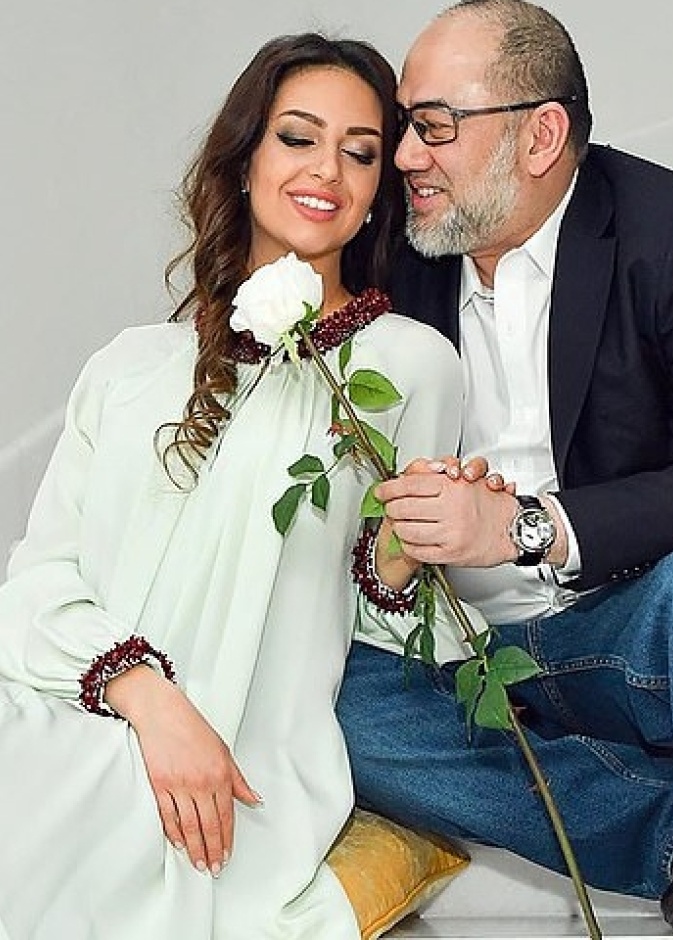 انتقادات كثيرة واجهها زواج ملك ماليزيا السابق من ريحانة أوكسانا فيوفودينا