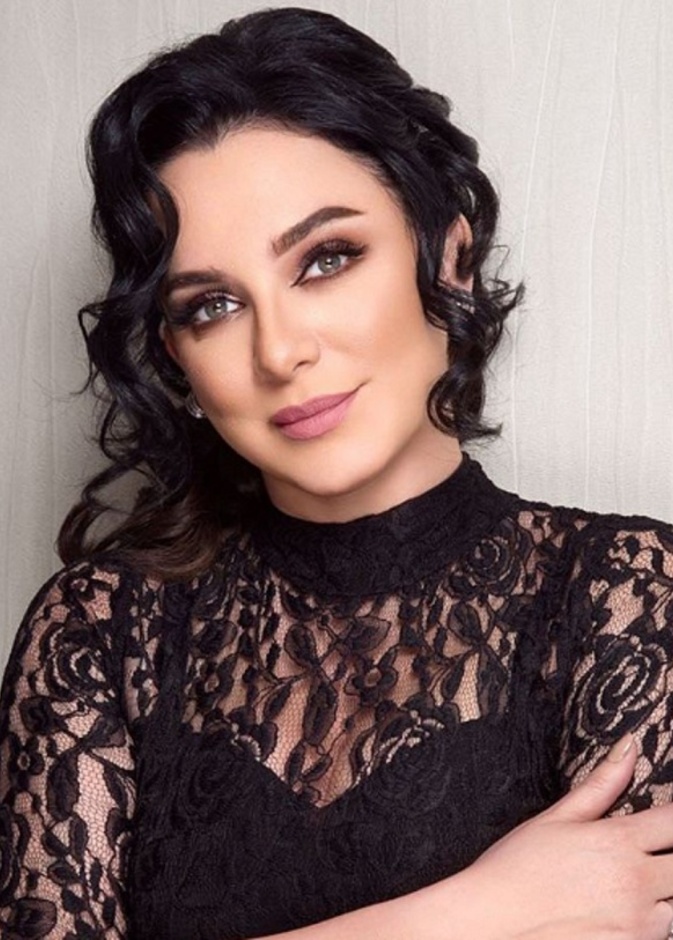 سلاف فواخرجي تتميز بجمالها المميز