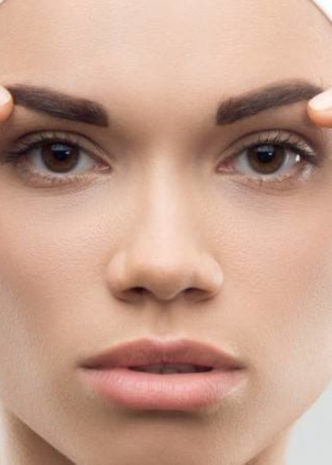 احصلي على حواجب كثيفة وجميلة من خلال عملية زرع الحواجب